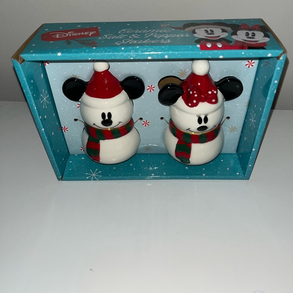 Disney’s Mickey and Minnie Mouse Snowman salt and pepper